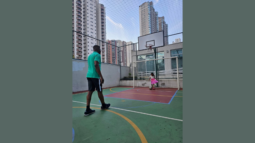 Oluwatosin Tolulope Ajidahun analisa como uma gravidez ectópica pode comprometer as tubas.